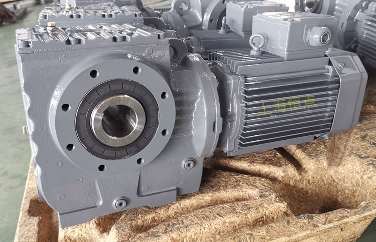 SA77系列減速機輸入配電機，輸出通孔，常用件實物圖