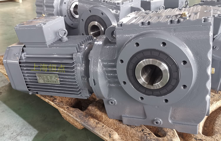 SA77系列減速機輸入配電機，輸出通孔，常用件實物圖