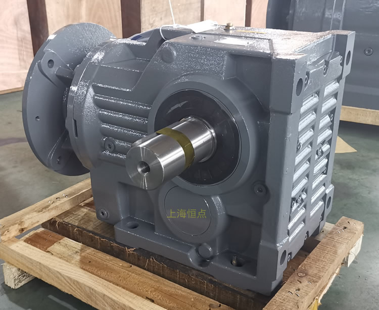 K97減速機，輸入配電機法蘭端蓋，右輸出單軸，實物圖如下